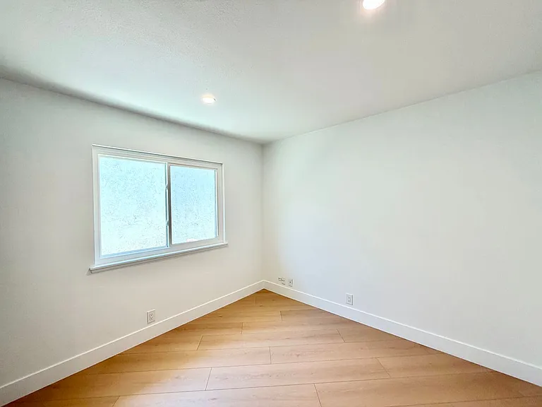 21676 Superior Ln — Photo 23