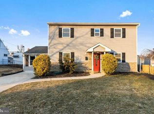 34 Ailanthus Ln, Levittown, PA 19055