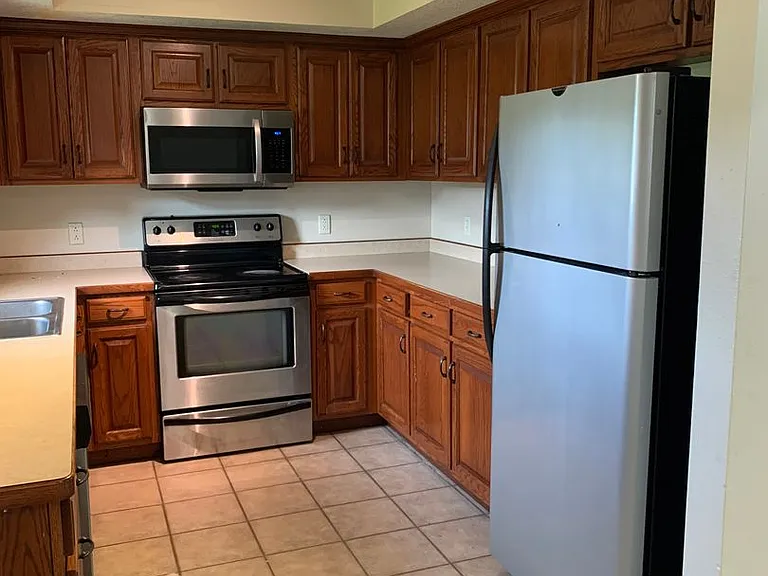 2027 Marigold — Photo 4