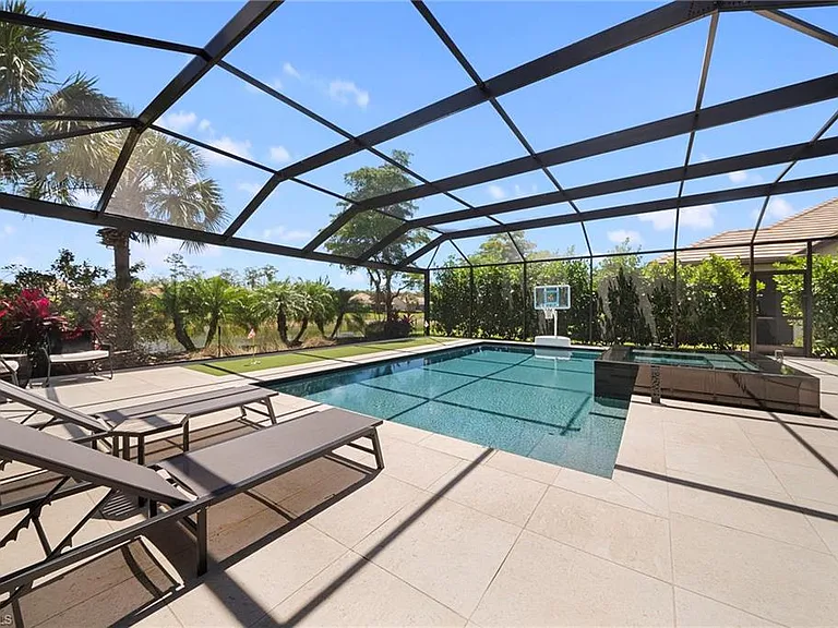 7052 Live Oak Dr — Photo 39