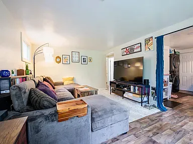 2 bed, 720 sqft, $1,200 — Photo 4