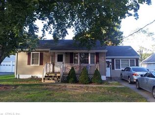 663 Vauxhall St Ext, Waterford, CT 06385