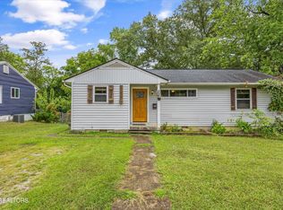135 W Arrowwood Rd, Oak Ridge, TN 37830