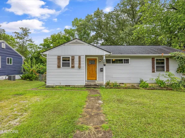 135 W Arrowwood Rd, Oak Ridge, TN 37830