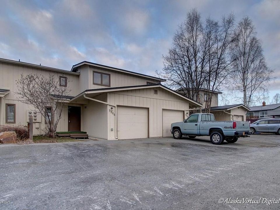 2nd image of 3206 Eastgate Pl