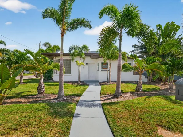 3102 Dupont St S, Gulfport, FL 33707
