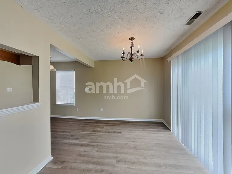 6763 Wimbledon Dr — Photo 7