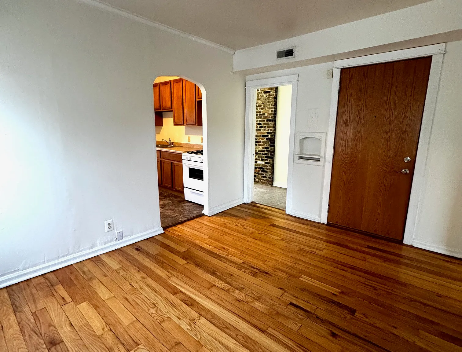 1 bed, 750 sqft, $1,575 — Photo 1