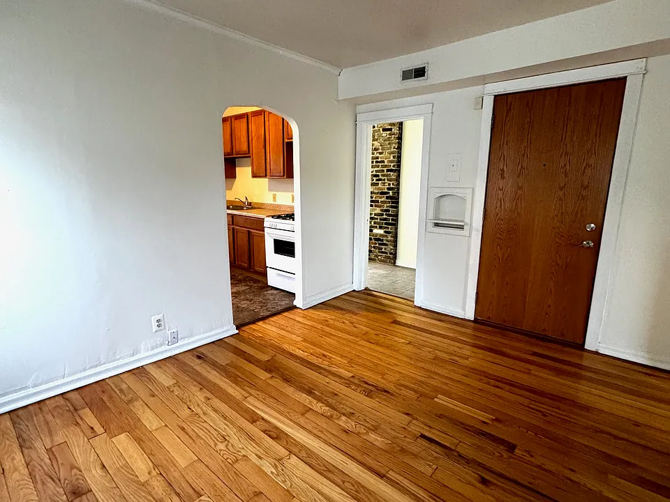 115 N Hancock St #4