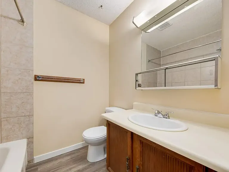 550 Rundlehorn Cir NE — Photo 66