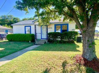 1931 N Weaver St, Gainesville, TX 76240