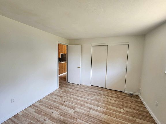 4th image of 437 Lyle Dr