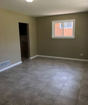 5th image of 17323 Park Ave