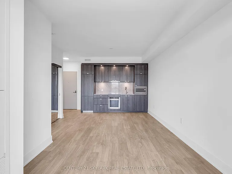 858 Dupont St #713 — Photo 6