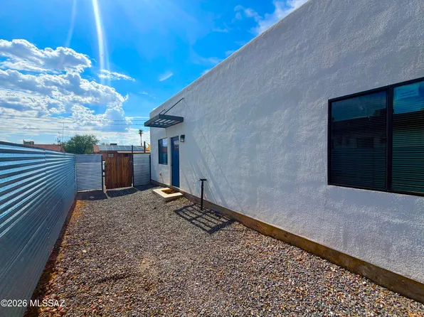 2720 N Hopi Pl, Tucson, AZ 85705