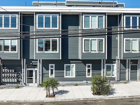 3rd image of 4326-4336 Irving St
