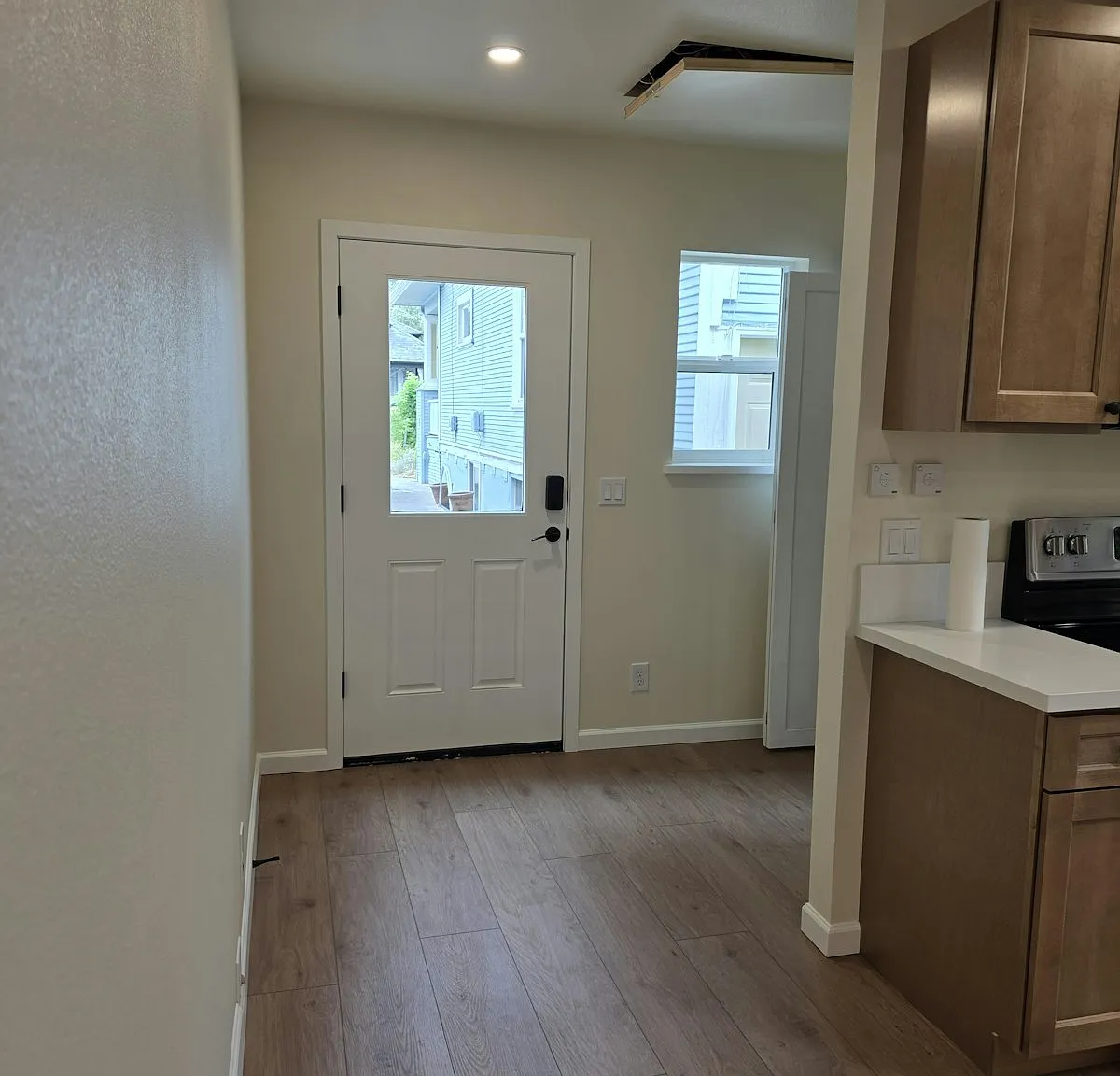 3924 Southeast Grant Court, Unit C — Photo 2