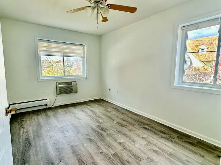 13-04 Dinsmore Ave #2 — Photo 8