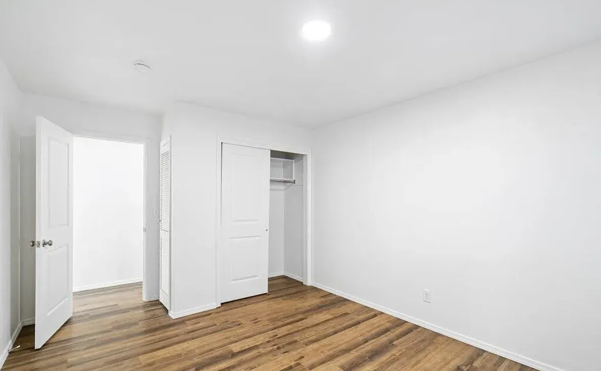 5 bed, 2940 sqft, $850 — Photo 4