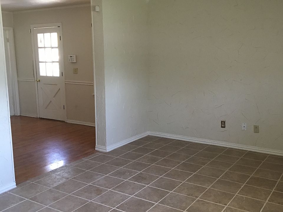 1st image of 1006 Waverly Dr