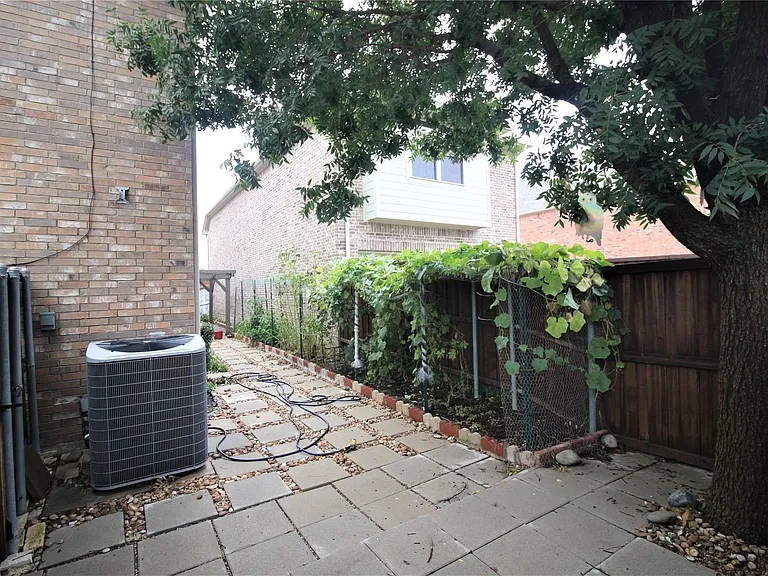 9829 Lightcatcher Dr — Photo 30
