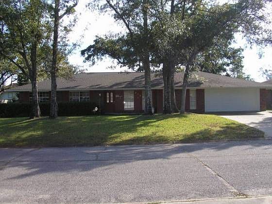 1st image of 509 Cypress Dr