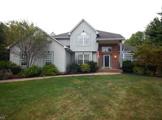 525 Naughright Rd, Long Valley, NJ 07853