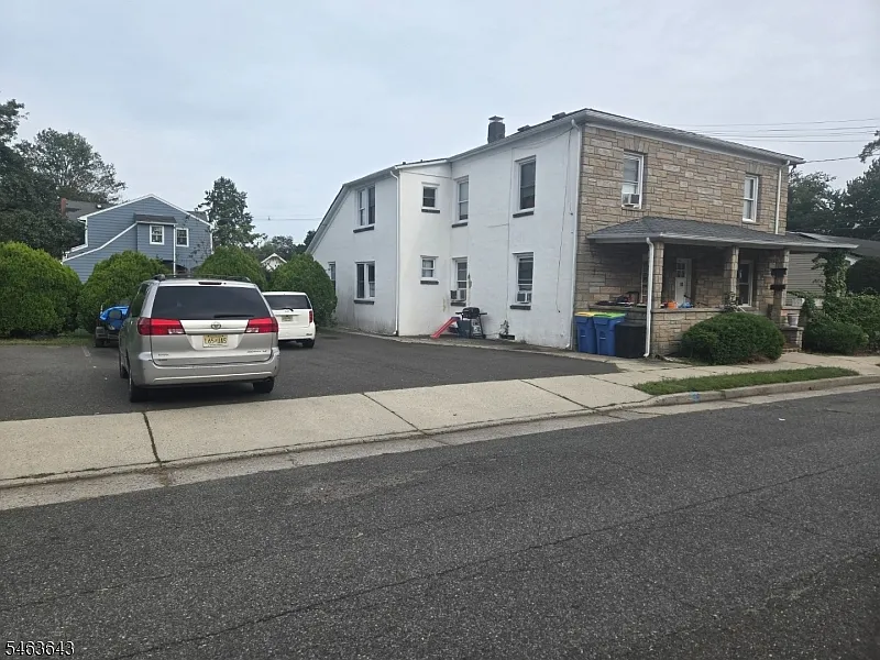 1 bed, 1.0 bath, 450 sqft, $1,800 — Photo 2