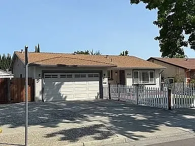 1747 Vistaglen Dr — Photo 6