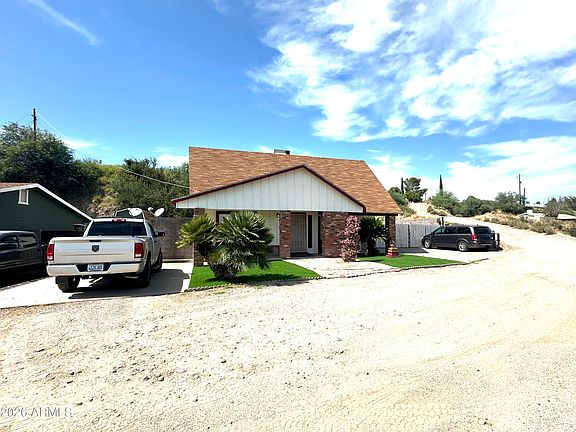 2nd image of 698 E Cactus Drive