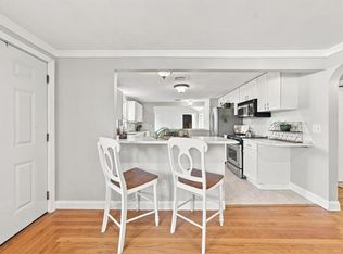 14 Woodhill Dr, Cranston, RI 02920