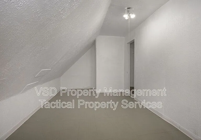 12339 Chesterfield Ave #3 — Photo 15