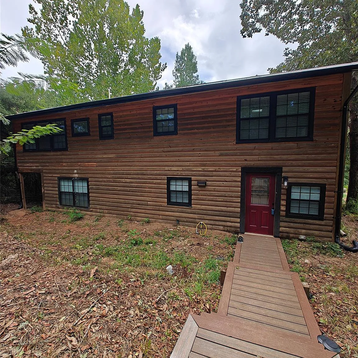 4 bed, 2.0 bath, 2022 sqft, $3,000 — Photo 1
