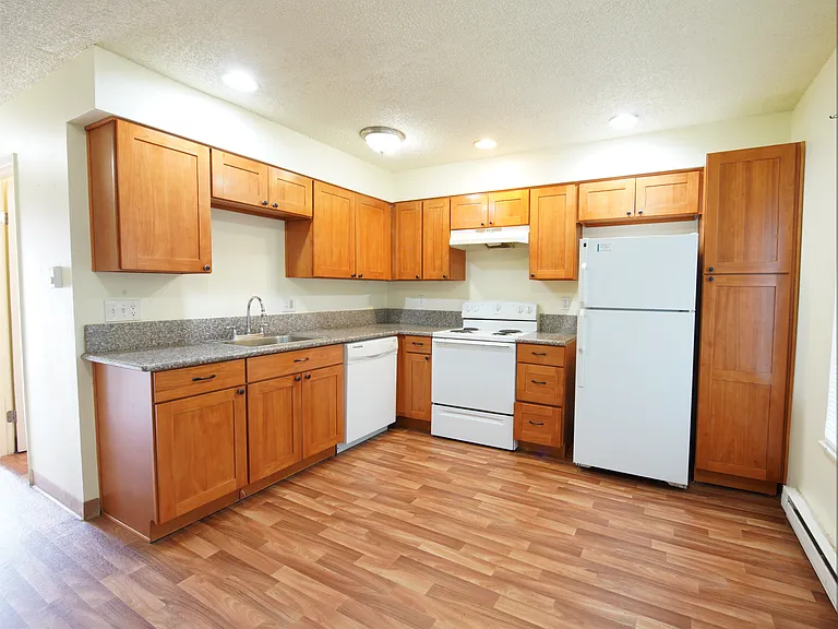 1692 SE Walnut St #10 — Photo 10