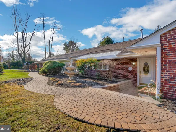 824 Hopkins Rd, Audubon, NJ 08106