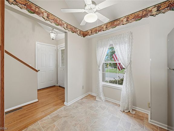 3rd image of 4435 Dalbury Ave NE