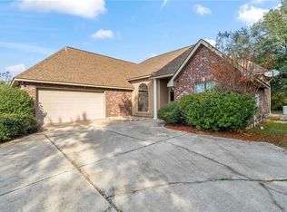 165 Wood Thrush Dr, Madisonville, LA 70447
