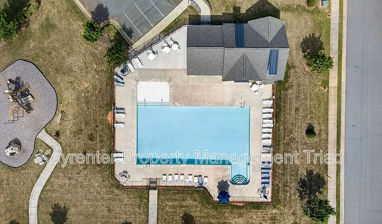504 Eagles Way — Photo 35