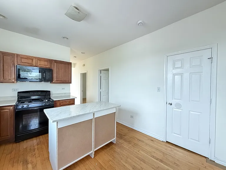 2537 N Kildare Ave #4 — Photo 6
