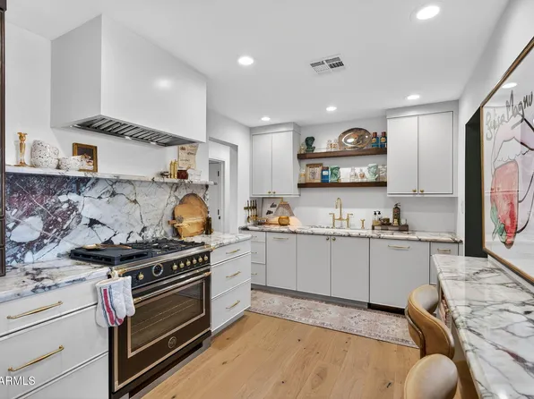 2302 E ROMA Avenue, Phoenix, AZ 85016