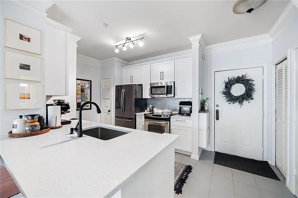 1 bed, 1.0 bath, 675 sqft, $1,850 — Photo 3