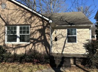 5225 Valley Stream Rd, Charlotte, NC 28209