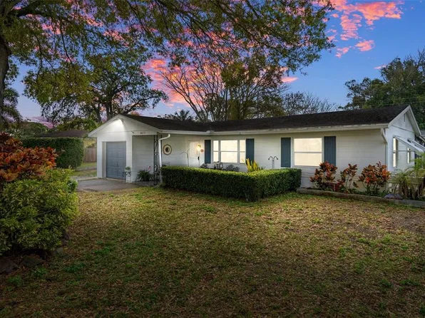 6072 45th Ave N, Kenneth City, FL 33709