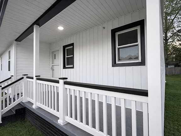 2nd image of 204 Craven St #204