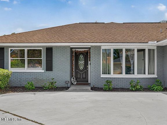 3rd image of 7 WINTERBERRY Place
