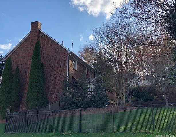 2nd image of 1514 Village Ct