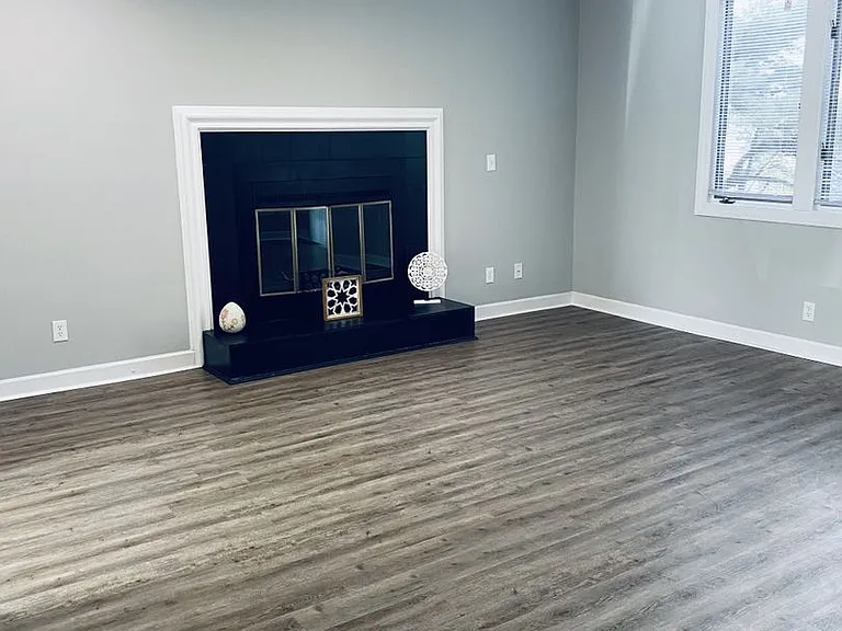 205 Forest View Ct — Photo 10