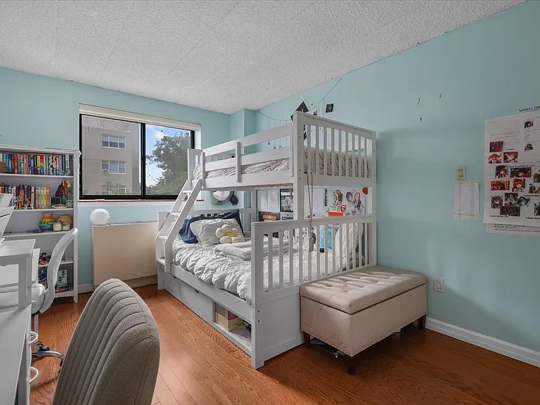 3220 Fairfield Ave #4D — Photo 10