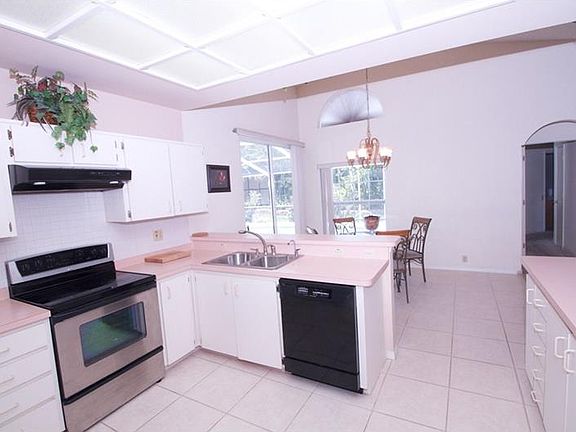 3rd image of 2558 Indigo Dr