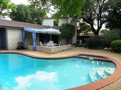 4th image of 3857 Port Royal Dr